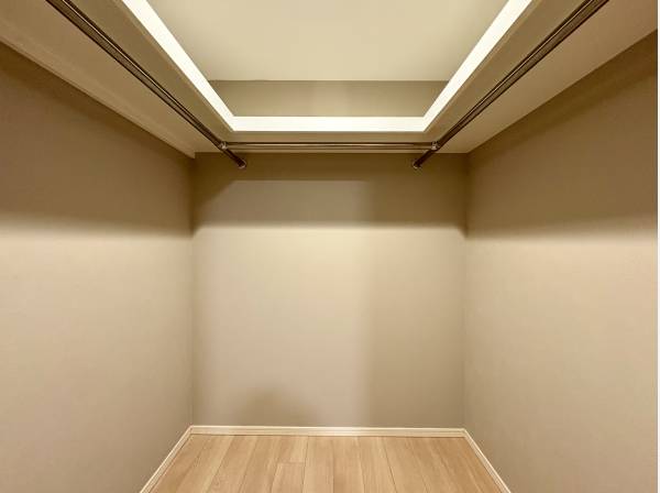 ウォークインクローゼットも完備