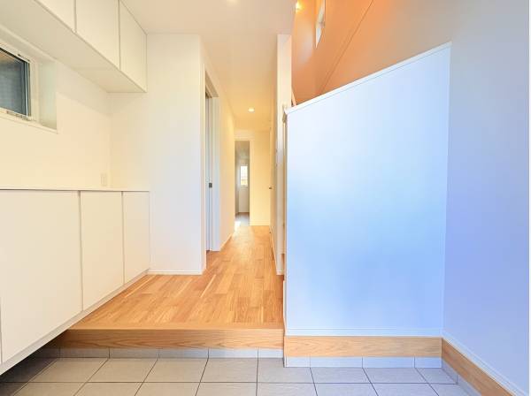 広々収納豊富な玄関ホール