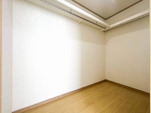家族みんなのお洋服や季節用品の保管などにも便利