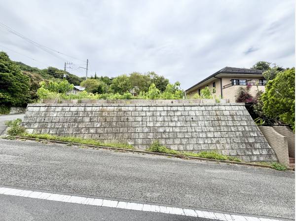 陽当たりや風通しの良い高台角地です
