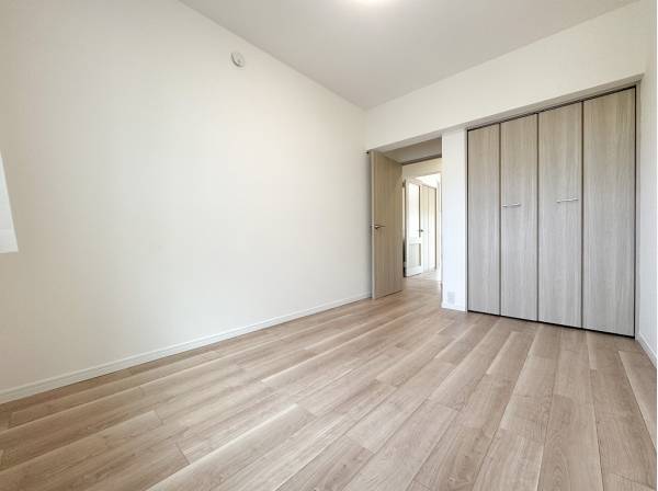 ナチュラルな洋室にはどんな家具も馴染むでしょう