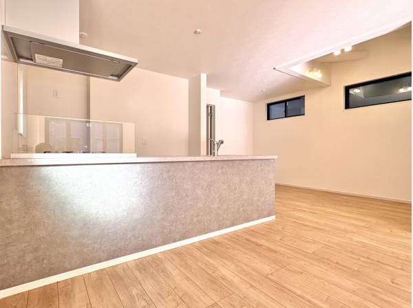 キッチンはオープンタイプ