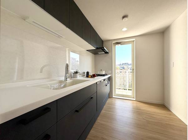 作業スペースも広々としたキッチン