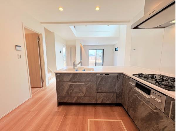 L字型のおしゃれなキッチンです