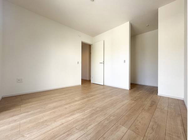 ウォークインクローゼットが3ヵ所に設置され安心の収納力◎