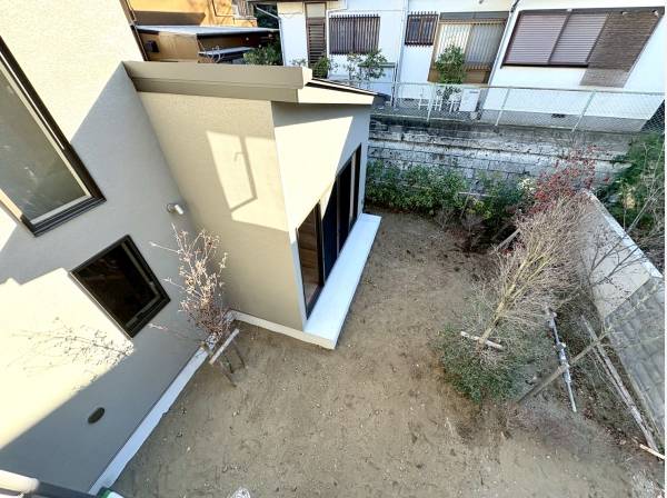 四季折々の木々が心を癒やす、プライベートなガーデンスペース。