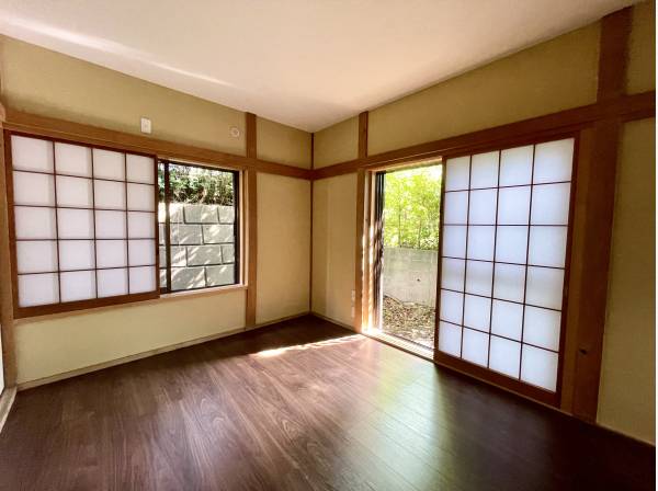 畳仕様だったお部屋はフローリングに変更済