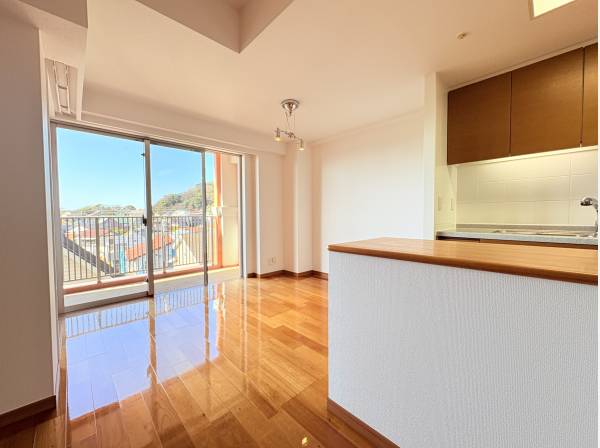 大きめのダイニングテーブルも置けます！