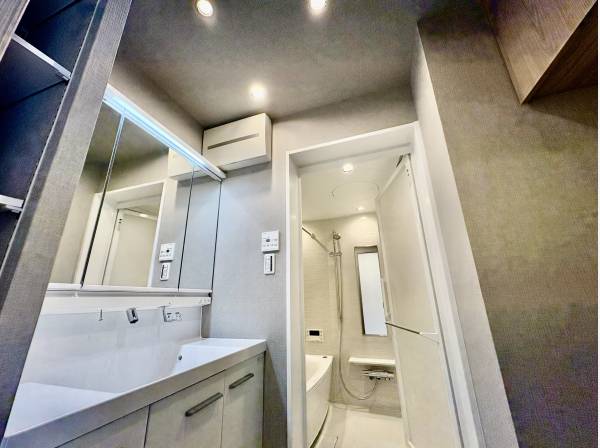 洗面台とお風呂も新品です！