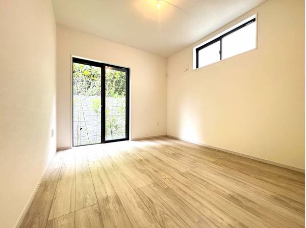 洋室は3部屋。約5.2帖の納戸もあり1部屋として機能する広さです。