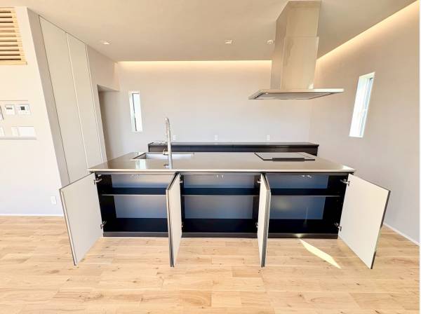 収納スペースもたくさん備えており、暮らしもすっきり！