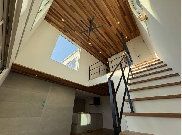 シーリングファンが回る湘南らしいお住まいです