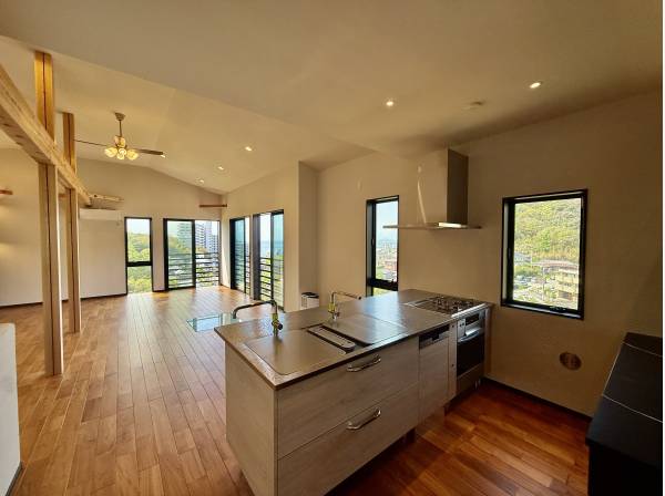 食洗機完備のシステムキッチン