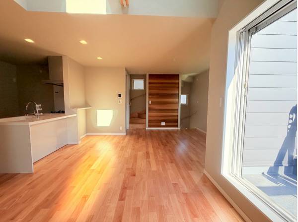 あたたかい吹き抜けのLDKは17.2帖と広々