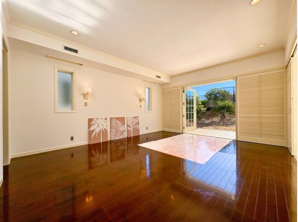 15帖もの優雅な主寝室 大容量のWICを完備しています