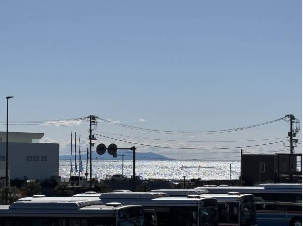 ２階・３階レベルから由比ガ浜の海を望みます(眺望イメージ)