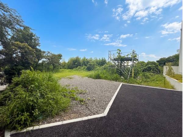 綺麗に整備された前面道路　閑静な住宅街でゆったり暮らせます