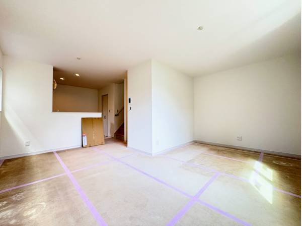 家族が集まる暖かいLDK