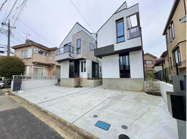 無駄のないフォルムで敷地を最大限活かした都市型２階建て
