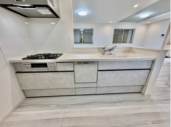 料理をしながら家族と会話ができますね！