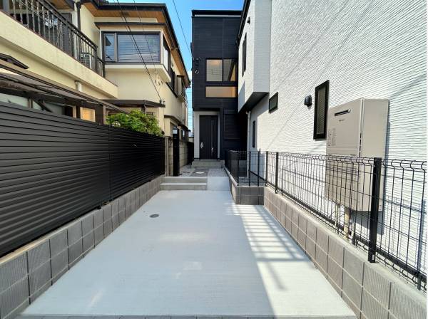 建物から専用通路になりますので子供の道路飛び出しを防げます