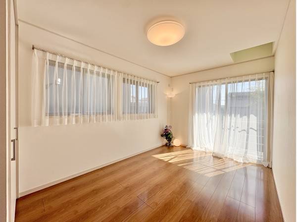 居室は落ち着きのある配色に