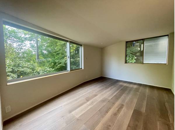 約11帖のゆとりある洋室が2部屋ございます