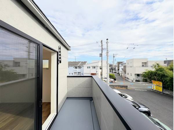 日当たりの良いバルコニー