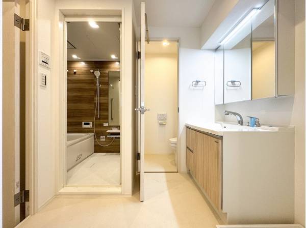 広さに余裕のあるバスサニタリールーム