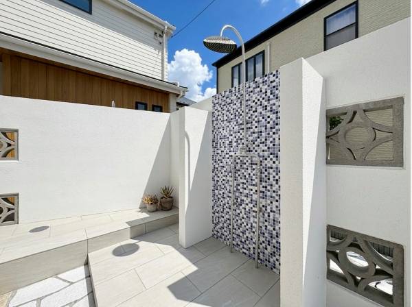 湘南ライフに欠かせない屋外シャワー！