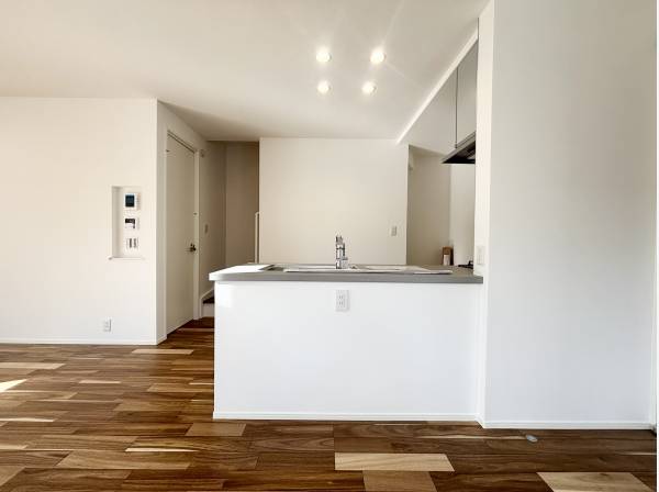 白を基調としていて清潔感が溢れます