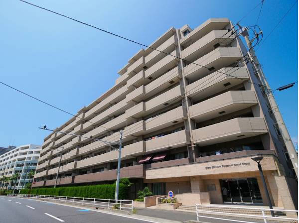 落ち着きのある色調と整ったデザインが優しい印象を与える外観