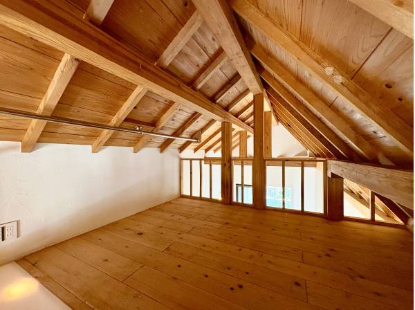 収納にもお子様の遊び場としても重宝するロフトスペース！