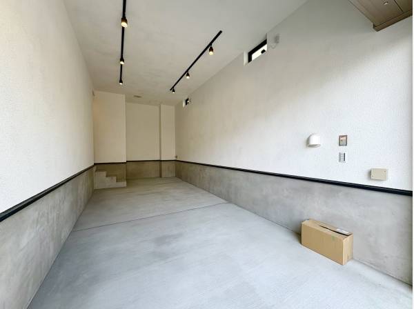 大きいお車でも安心のガレージスペース