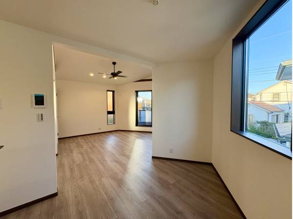 ダイニングとリビング空間を使い分けしやすい作り