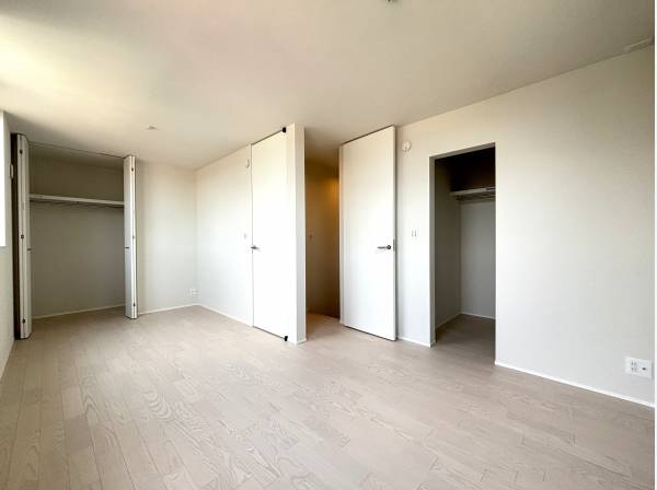 洋室は2部屋ございます