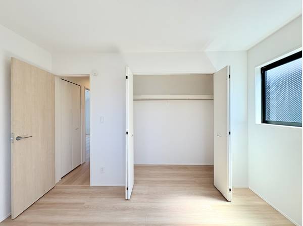 洋室は全室クローゼットを設けています