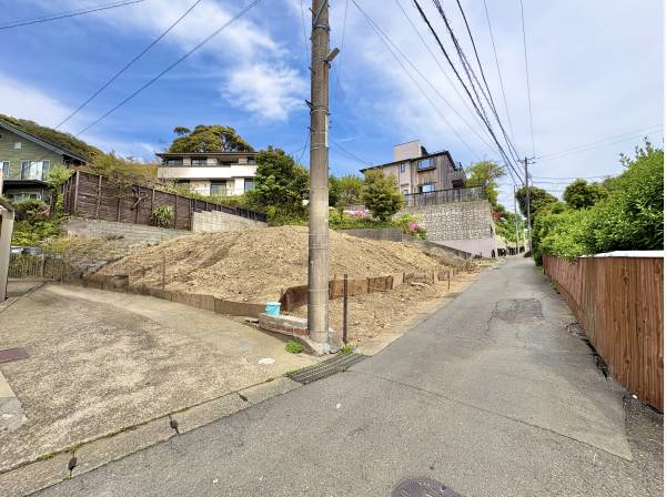 高低差が程良く、歩行者との視線をかわせます