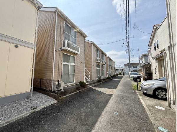 最寄駅からバス利用も可能！ららぽーと湘南平塚も徒歩8分（約600m）！