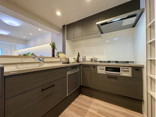 開放的なL型キッチン