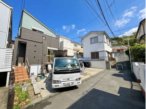 陽当たり良好な１階リビングのお家です。奥まっていて車通りがない印象