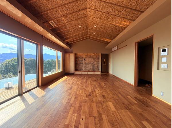 LDKは開放感あふれる広々空間！オーシャンビューも素敵！