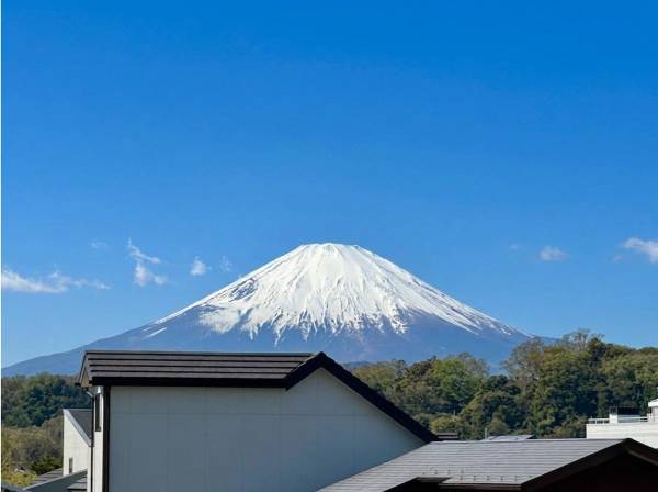 天気が良い日には富士山が大きくハッキリと見えますよ！