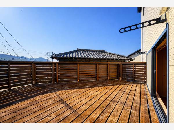 陽だまりデッキで休日が「ご褒美」に。