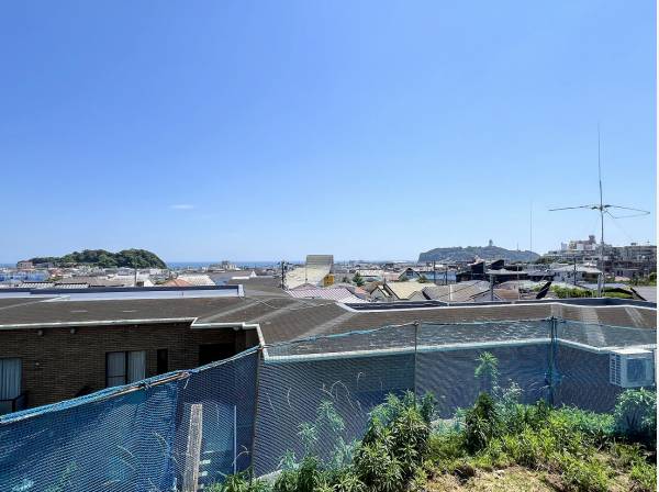 土地レベルで海を望めるロケーションです！