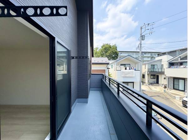 バルコニーは全２カ所ございます！