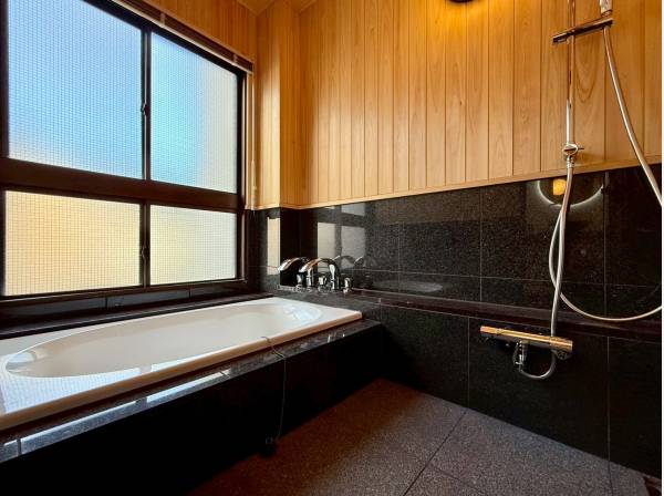 温泉が出るバスルーム