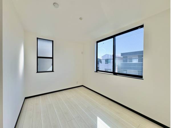 2面採光があることにより、十分な陽光がお部屋の全体に届きます