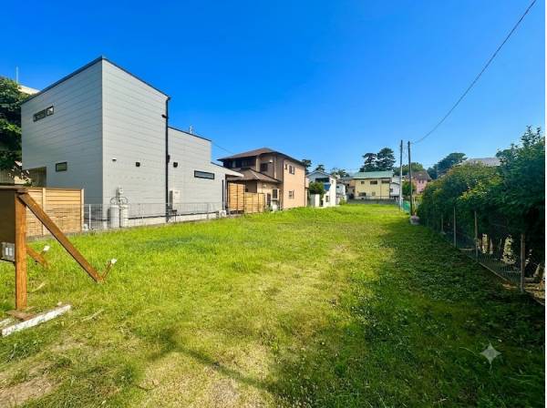 間口が広く奥行きがある為、敷地内に居住用と収益物件を建築しても◎