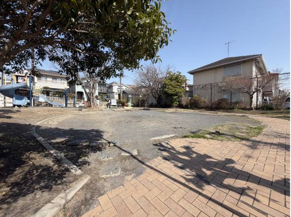 亀ヶ岡公園まで約140ｍ